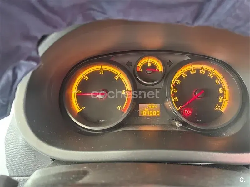 Usado Opel Corsa Expression 75 CV (55 kW) 2014 Blanco Utilitario