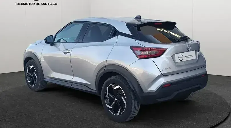 Usado Nissan Juke N-Connecta 114 HP (83 kW) 2024 Prateado SUV