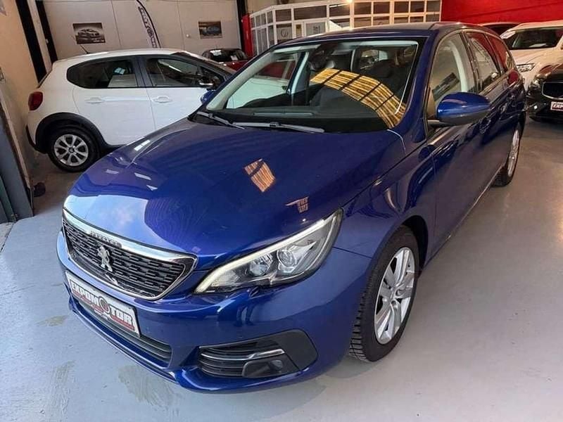 Usado Peugeot 308 SW Style 131 CV (96 kW) 2019 Azul Familiar