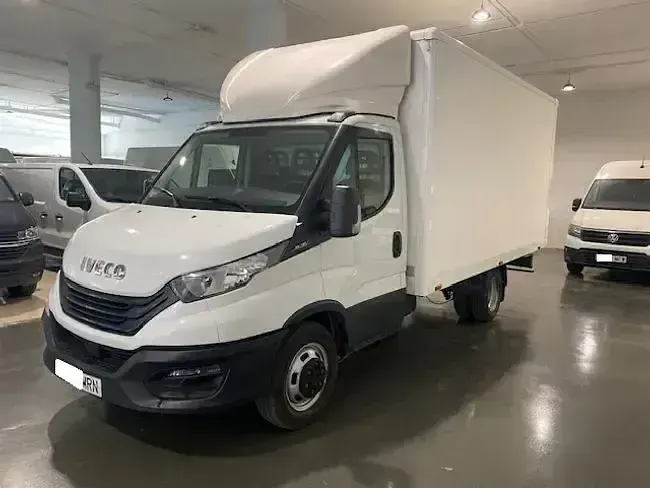 Usado Iveco Daily 160 CV (117 kW) 2024 Blanco Berlina