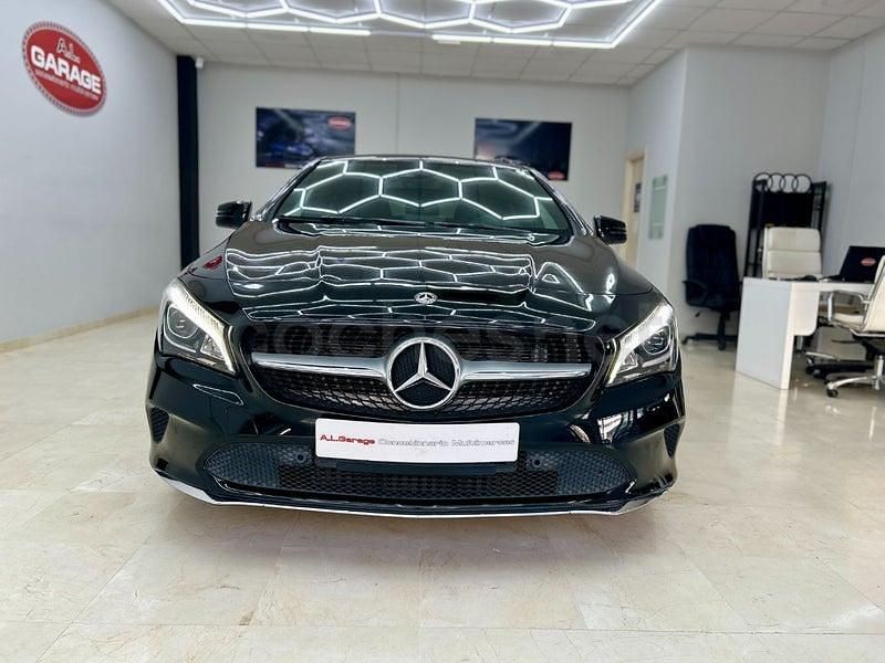 Usado Mercedes CLA220 Shooting Brake 177 CV (130 kW) 2016 Negro Familiar