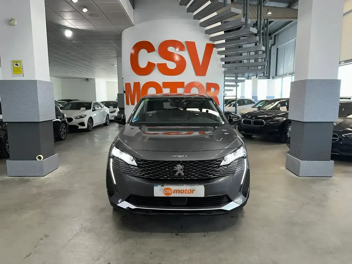 Usado Peugeot 3008 Allure 226 CV (166 kW) 2022 Gris SUV