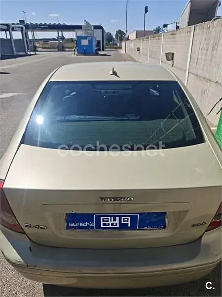 Usado Volvo S40 Momentum 136 CV (100 kW) 2005 Beige Berlina