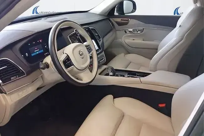 Usado Volvo XC90 Plus 455 CV (334 kW) 2023 Gris / plata SUV