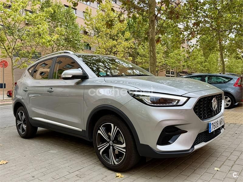 Usado MG ZS Comfort 106 CV (77 kW) 2024 Gris / plata SUV