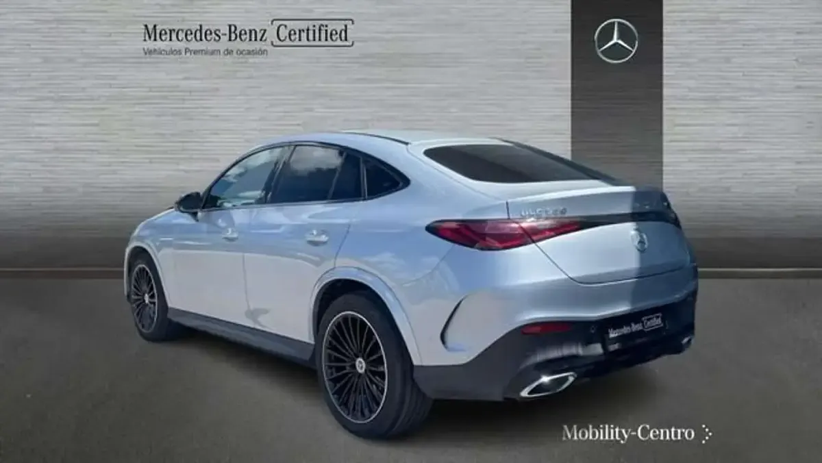 Usado Mercedes GLC300e 258 CV (189 kW) 2025 Plateado SUV