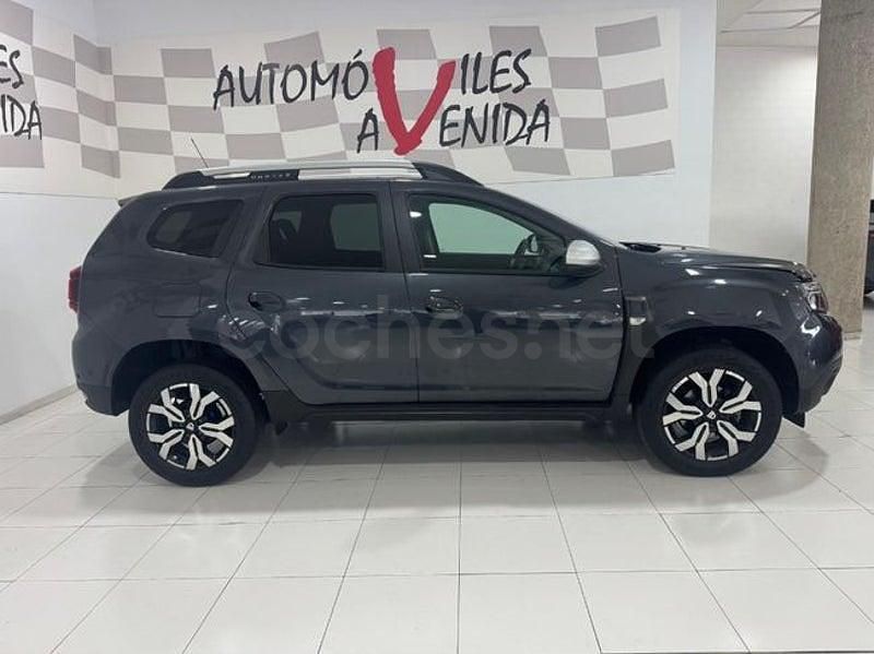 Usado Dacia Duster Prestige 150 CV (110 kW) 2022 Gris / plata SUV