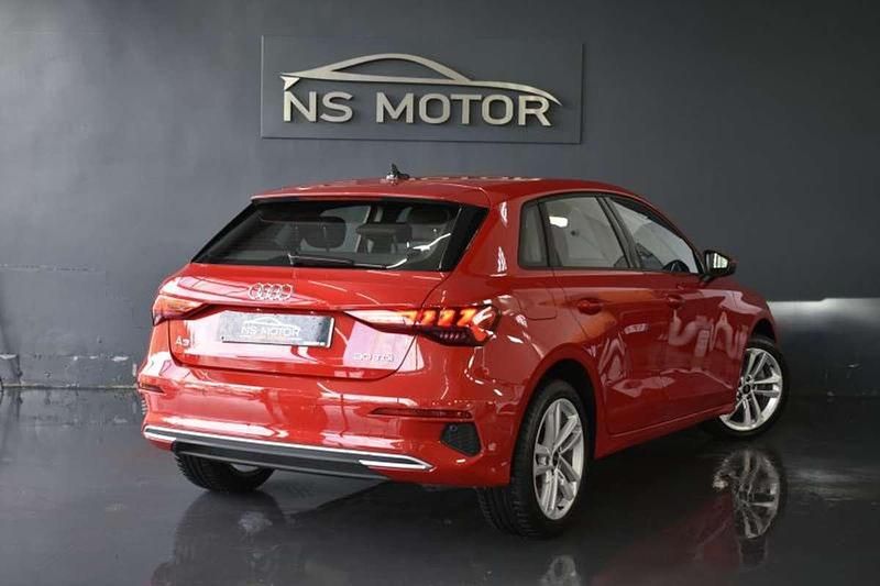 Usado Audi A3 Sportback Advanced 116 CV (85 kW) 2021 Rojo Utilitario