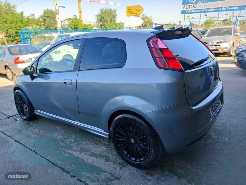 Usado Fiat Grande Punto Racing 2008 Gris Utilitario