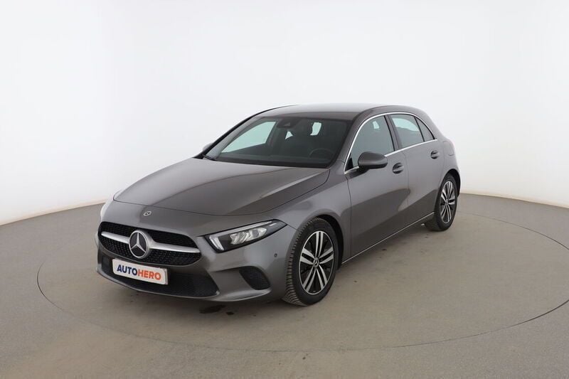 Gris Usado 2021 Mercedes A180 Progressive Utilitario | 25.799 € (Precio justo) - Imagen 1/4