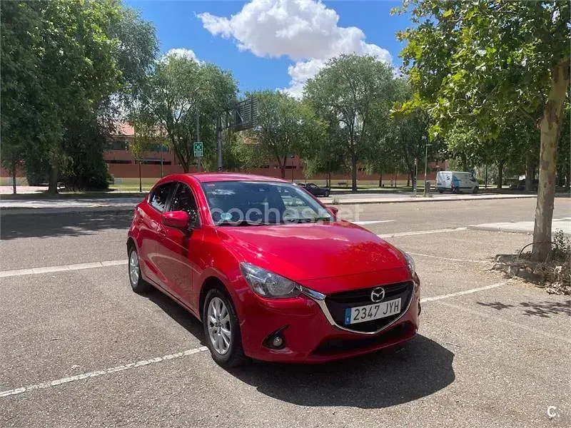 Usado Mazda 2 Style 90 CV (66 kW) 2017 Rojo Berlina