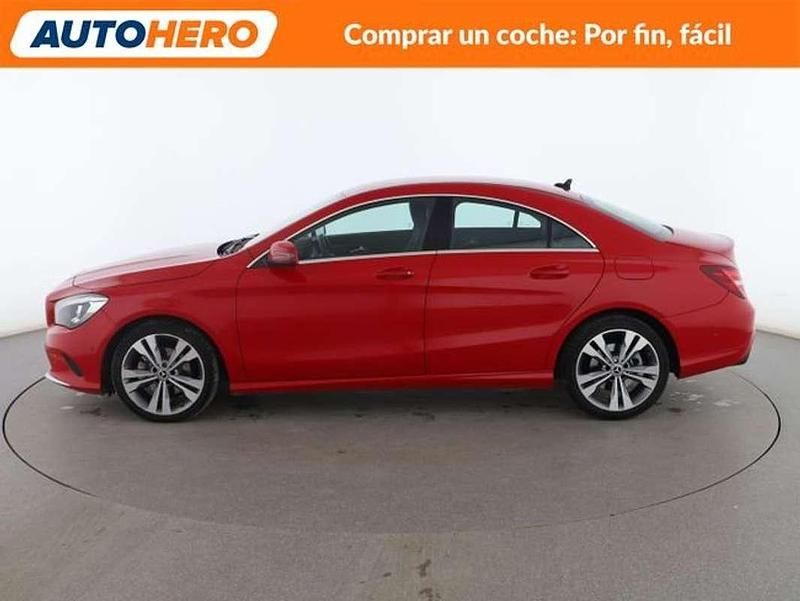 Usado Mercedes CLA180 122 CV (89 kW) 2017 Rojo Berlina
