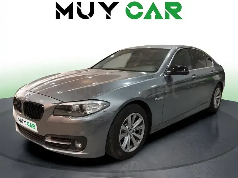 Usado BMW 520 Comfort Edition 184 CV (135 kW) 2016 Gris / plata Berlina