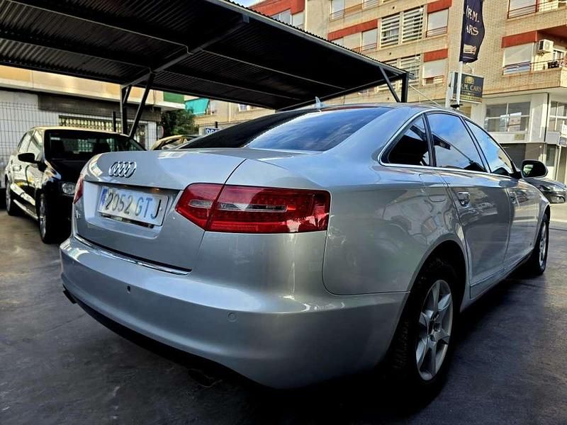 Usado Audi A6 170 CV (125 kW) 2010 Plateado Berlina