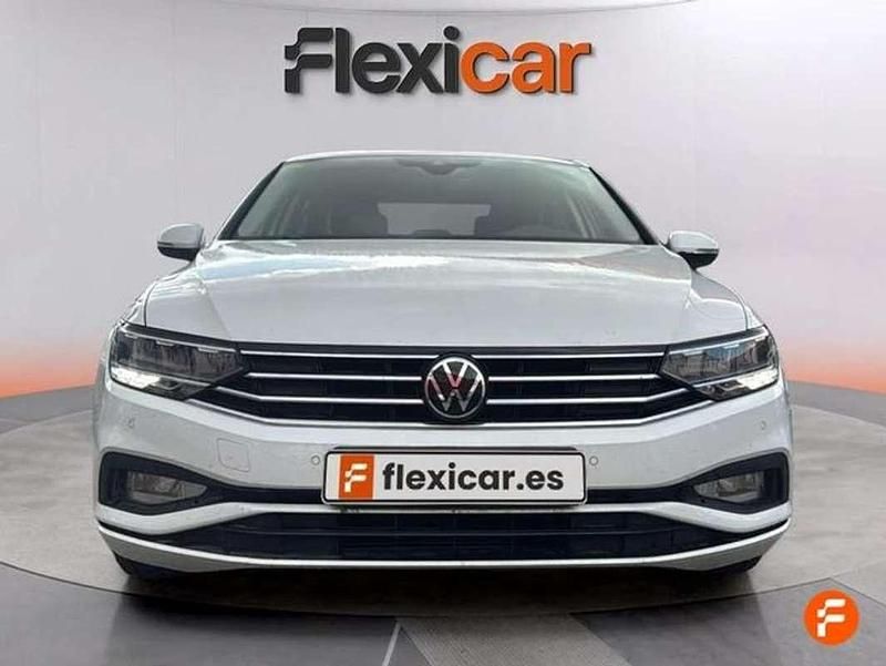 Usado VW Passat 122 CV (89 kW) 2020 Gris Berlina