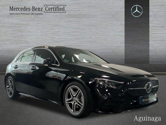 Usado Mercedes A180 AMG line 116 CV (85 kW) 2024 Negro noche