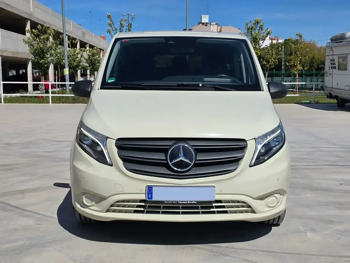 Usado Mercedes Vito 136 CV (100 kW) 2021 Gris Van