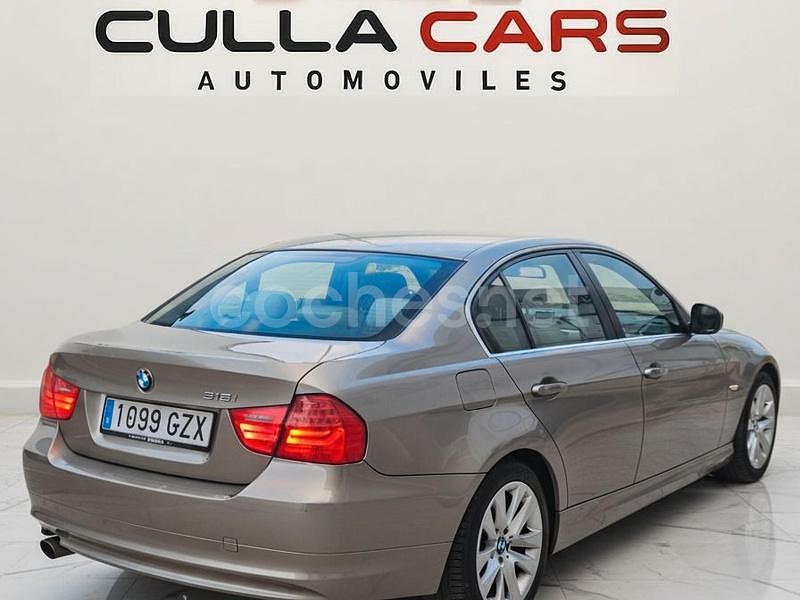 Usado BMW 318 143 CV (105 kW) 2010 Beige Berlina
