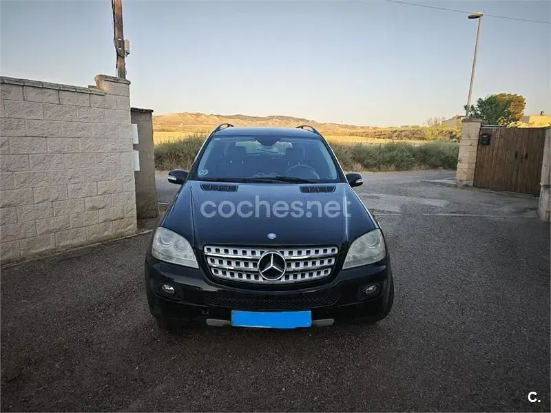 Usado Mercedes ML320 AMG Edition 1 224 CV (164 kW) 2008 Negro SUV