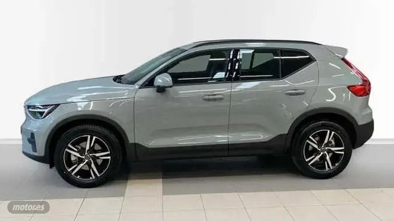 Nuevo Volvo XC40 2026 Gris SUV