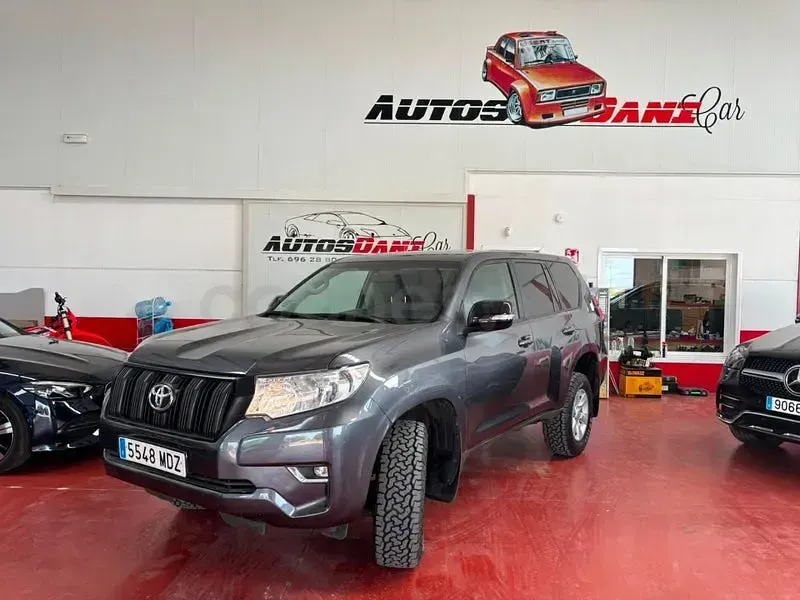 Usado Toyota Land Cruiser 204 CV (150 kW) 2023 Gris / plata SUV