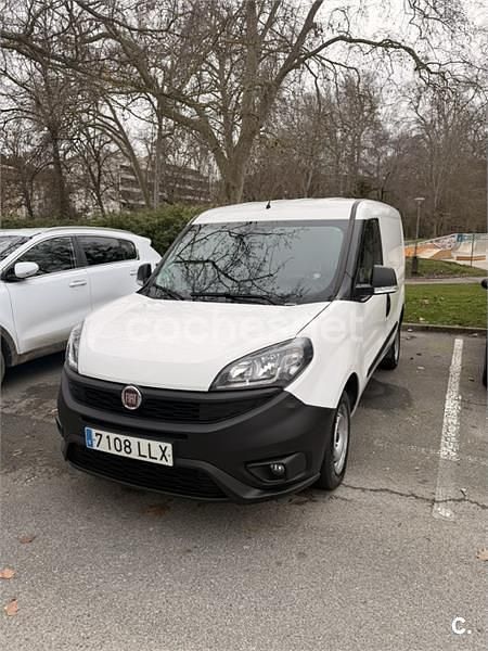 Usado Fiat Doblò 90 CV (66 kW) 2011 Blanco Monovolumen