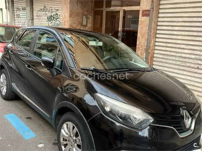 Usado Renault Captur Intens 90 CV (66 kW) 2013 Negro SUV