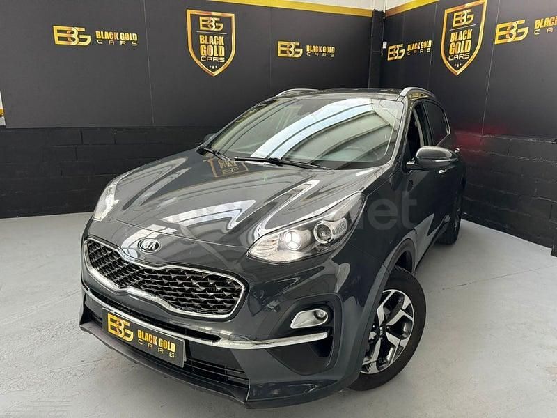 Usado Kia Sportage 136 CV (100 kW) 2021 Gris / plata SUV