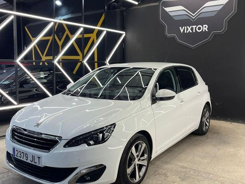 Usado Peugeot 308 Allure 130 CV (95 kW) 2015 Blanco Berlina
