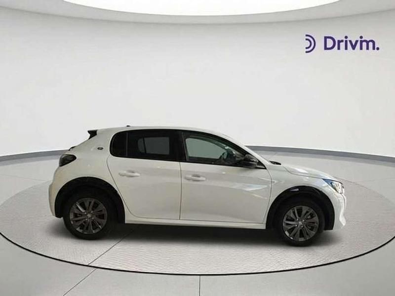 Usado Peugeot e-208 Allure 100 kW (136 CV) 2023 Blanco Utilitario