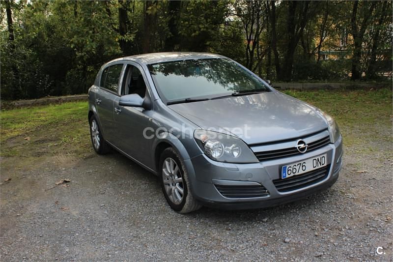 Gris / plata Usado 2005 Opel Astra Enjoy Berlina | 3000 € (Precio justo) - Imagen 1/4