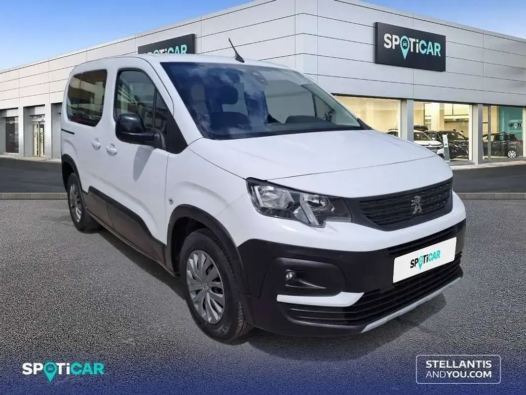 Usado Peugeot Rifter Active 102 CV (75 kW) 2022 Blanco Monovolumen