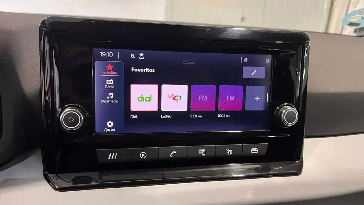 Usado Seat Arona Ecomotive 95 CV (69 kW) 2021 Blanco SUV