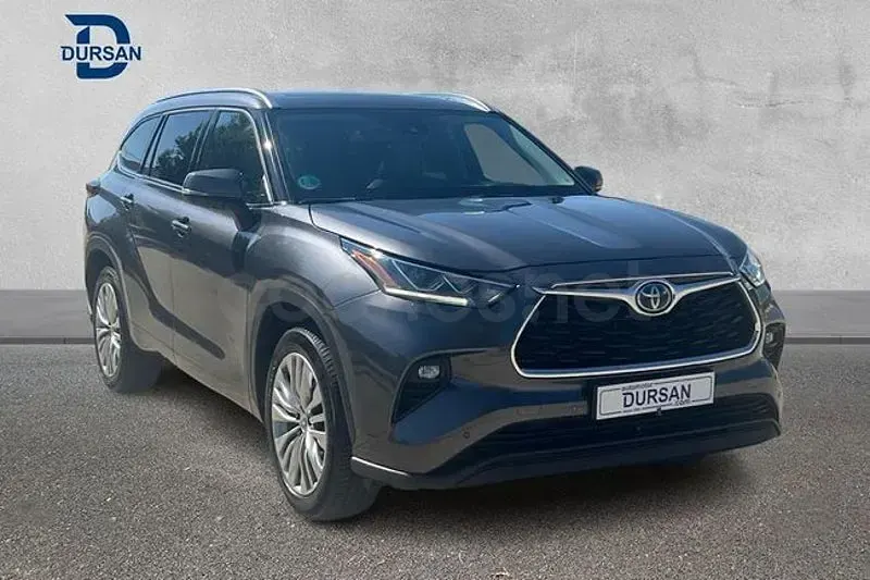 Usado Toyota Highlander 248 CV (182 kW) 2024 Gris / plata SUV