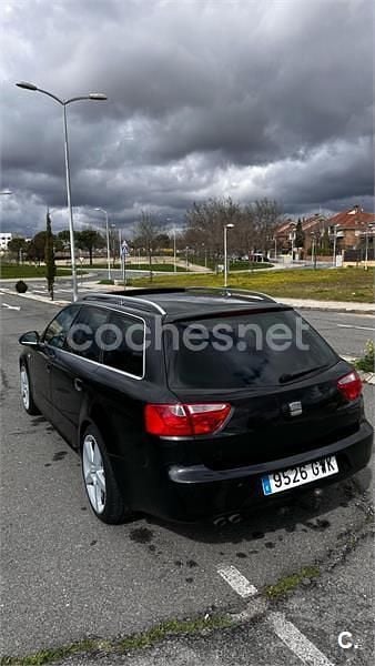 Usado Seat Exeo Sport 143 CV (105 kW) 2010 Negro Familiar