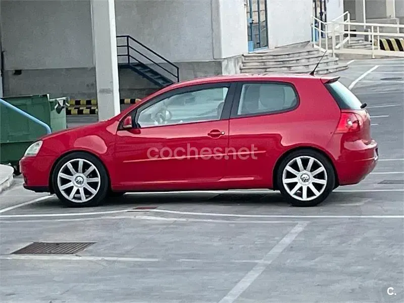 Usado VW Golf VI 105 CV (77 kW) 2008 Rojo Utilitario