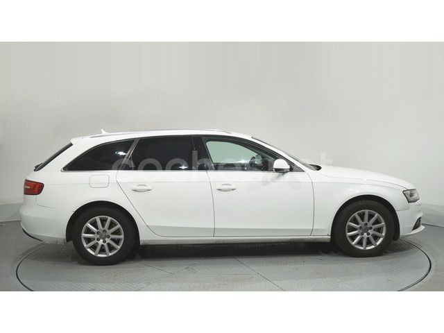 Usado Audi A4 Advanced 143 CV (105 kW) 2012 Blanco Familiar