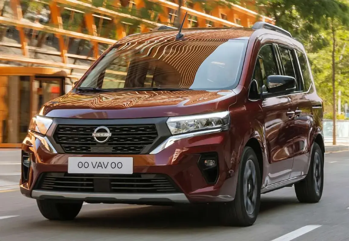 Usado Nissan Townstar Tekna 131 HP (96 kW) 2022 Prateado Carrinha