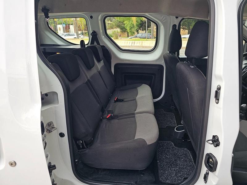 Blanco Usado 2021 Dacia Dokker Essentiel Van | 13.500 € (Un poco caro) - Imagen 1/4