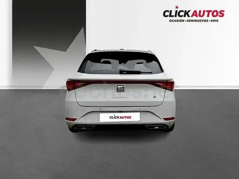 Usado Seat Leon FR 116 CV (85 kW) 2025 Blanco Familiar