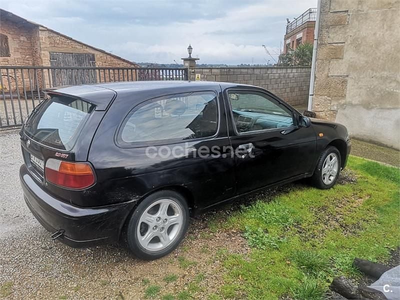 Usado Nissan Almera 143 CV (105 kW) 1997 Negro Berlina