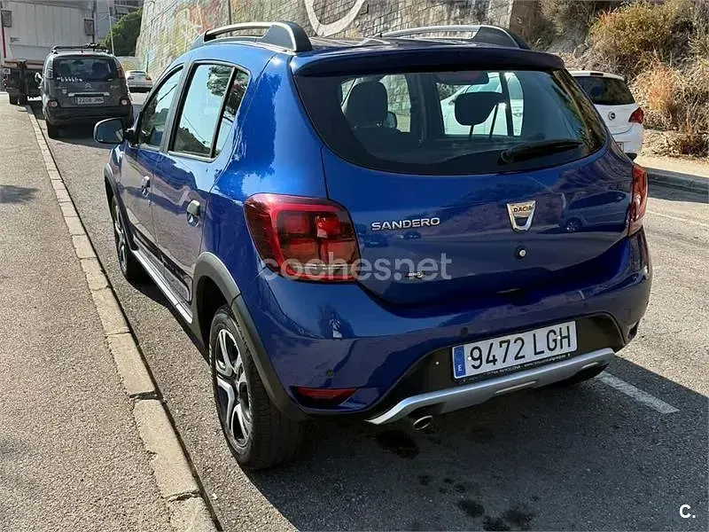 Usado Dacia Sandero Essentiel 90 CV (66 kW) 2020 Azul Berlina