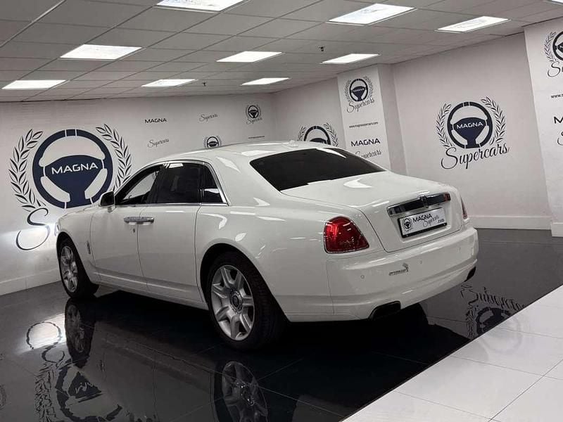 Usado Rolls Royce Ghost 571 CV (419 kW) 2012 Blanco Berlina