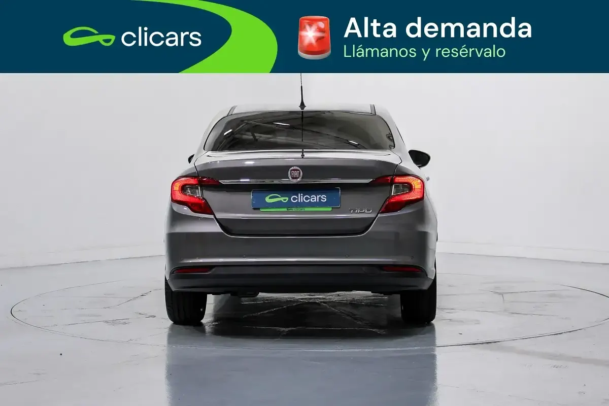 Usado Fiat Tipo Lounge 95 CV (69 kW) 2018 Gris Berlina