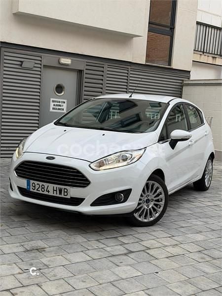 Blanco Usado 2014 Ford Fiesta Berlina | 5500 € (Buen precio) - Imagen 1/4