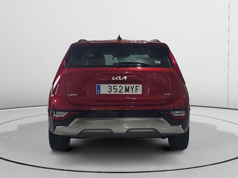 Usado Kia Niro 129 CV (94 kW) 2025 Rojo SUV