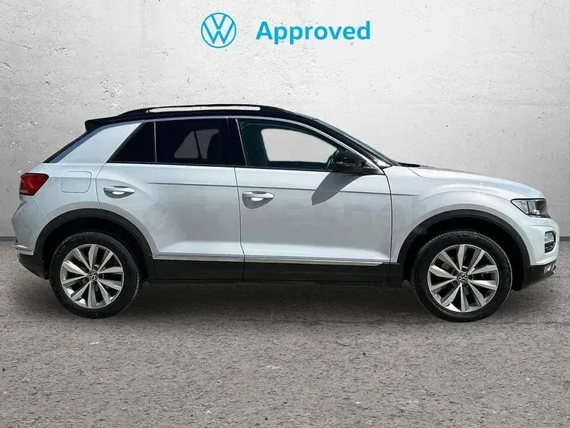 Usado VW T-Roc Advance 150 CV (110 kW) 2022 Gris / plata SUV