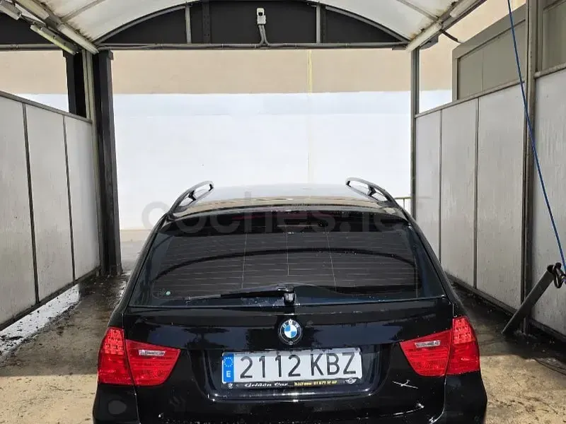 Usado BMW 318 143 CV (105 kW) 2010 Negro Familiar