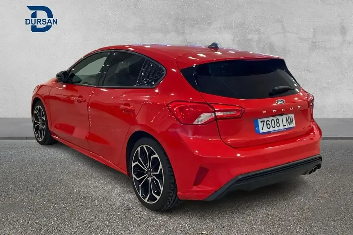 Usado Ford Focus ST-Line 125 CV (91 kW) 2021 Rojo Berlina