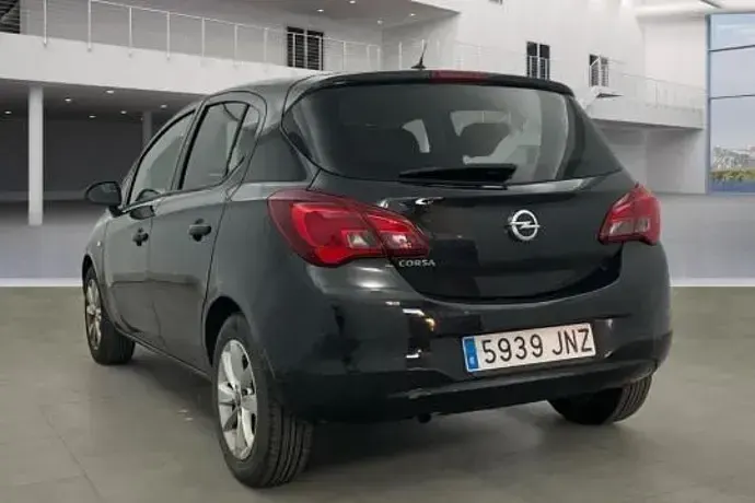 Usado Opel Corsa Selective 90 CV (66 kW) 2016 Negro Utilitario